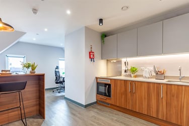 1 bed studio, 40-41 High Street, Englefield Green, Egham, TW209DP - Image 14